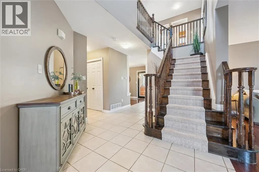 7 HEARTHBRIDGE Street — photo 4 of 40