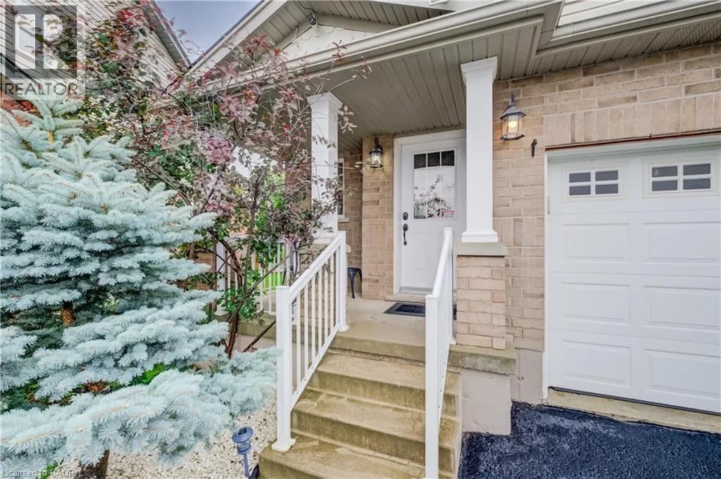 521 SNOWDROP Court — photo 3 of 42