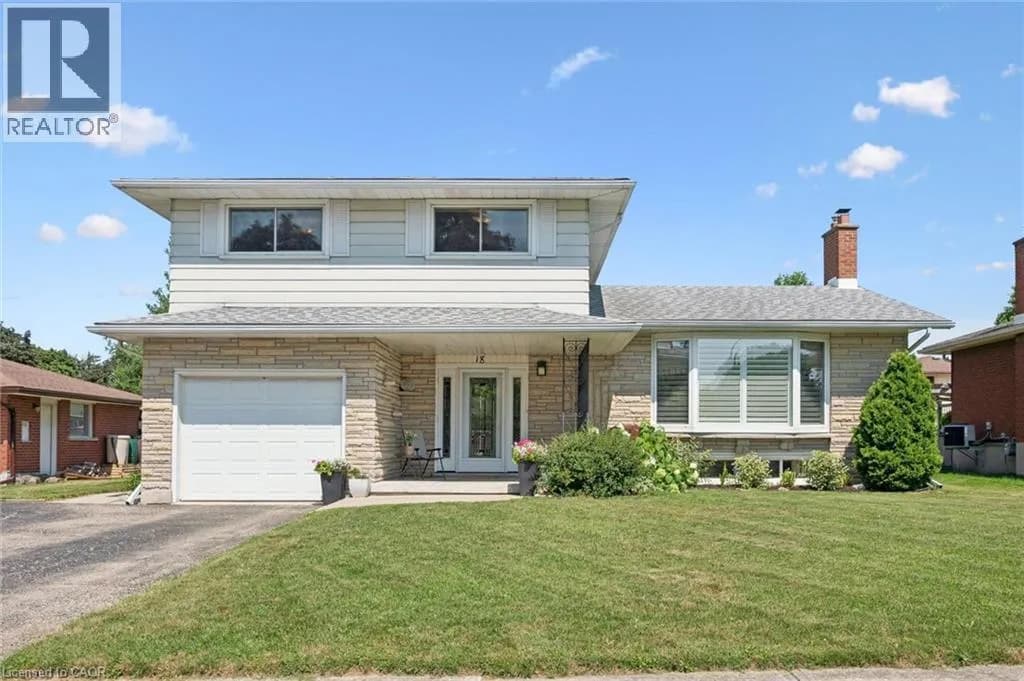 18 STRATHCONA Crescent — photo 2 of 45