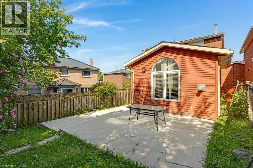 100 ANGLEROCK Drive — photo 4 of 28