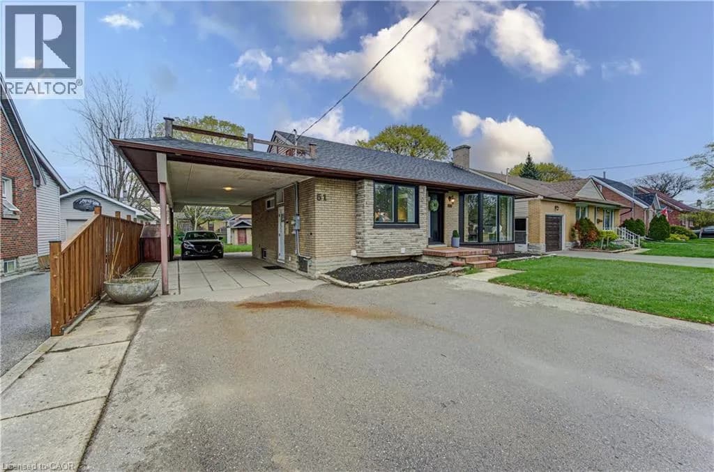 51 ROSEMOUNT Drive — photo 3 of 27