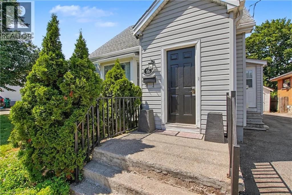 16 MERCER Road — photo 4 of 33