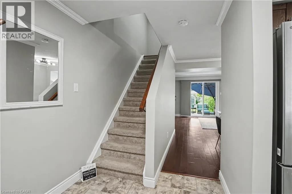 148 CARTER Crescent — photo 4 of 36