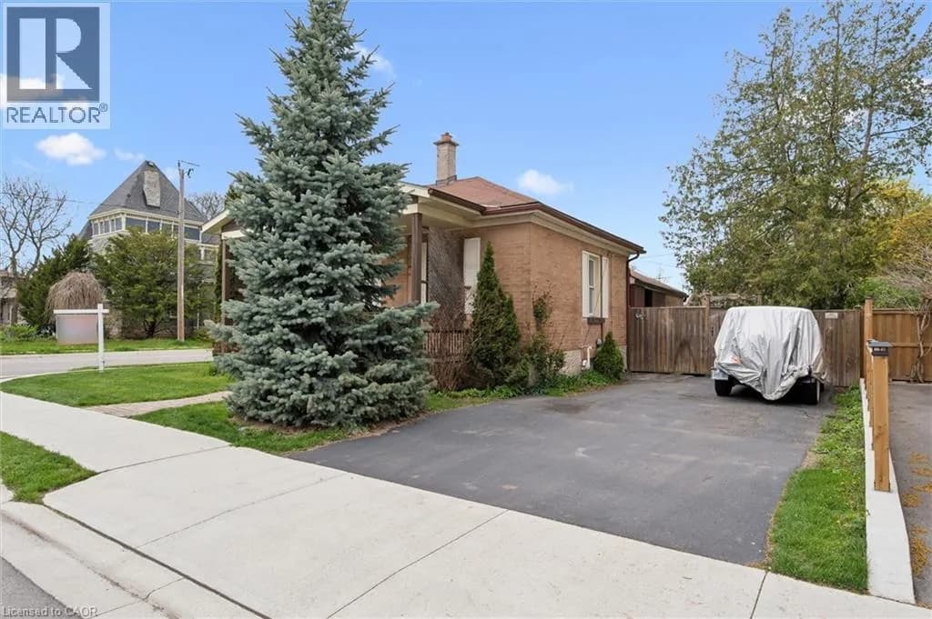 27 ROSEVIEW Avenue — photo 3 of 45