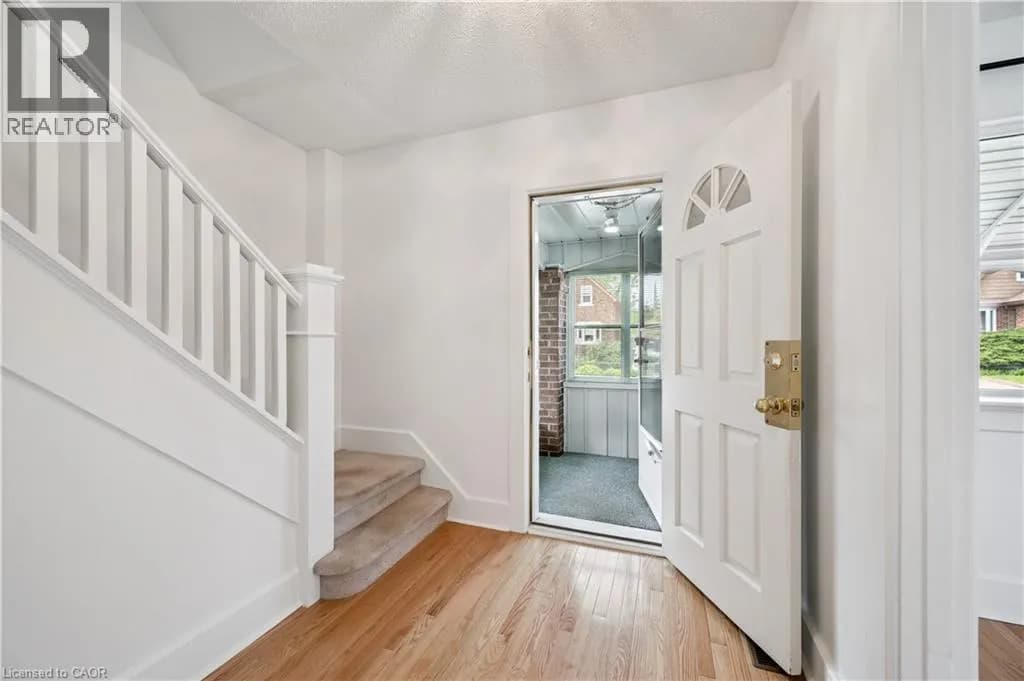 188 WENTWORTH Avenue — photo 5 of 39