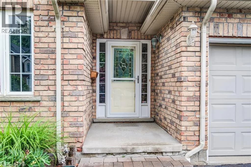 670 SALZBURG Drive — photo 3 of 40