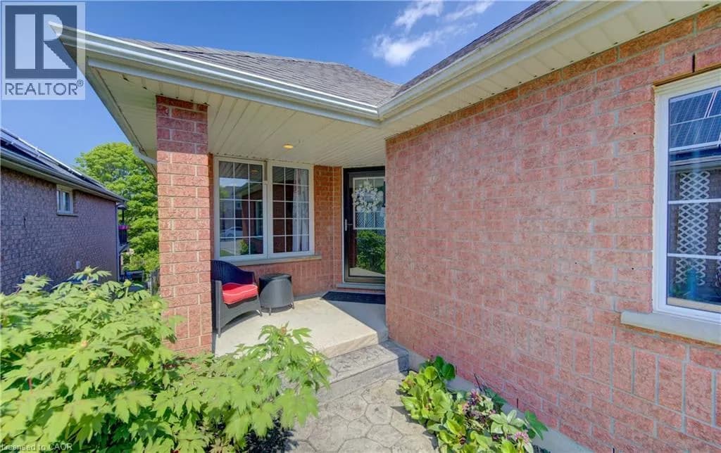 442 SANDBANKS Crescent — photo 4 of 43