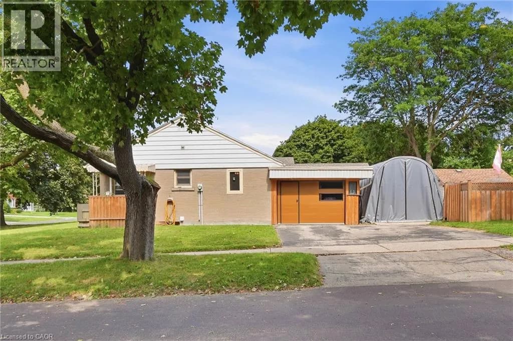 21 OAKWOOD Avenue — photo 3 of 31