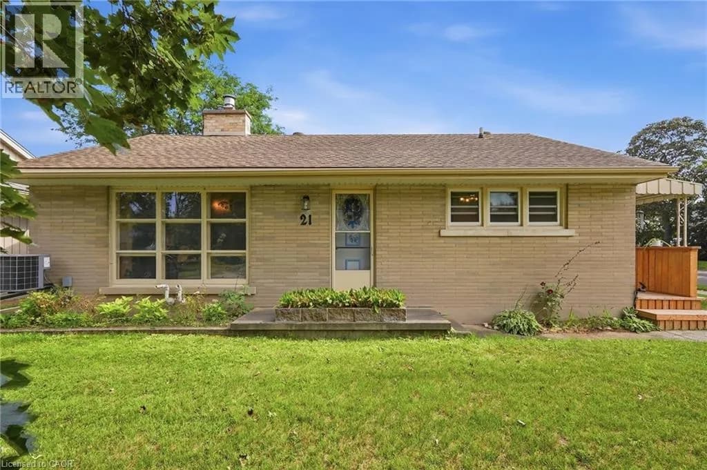 21 OAKWOOD Avenue — photo 4 of 31