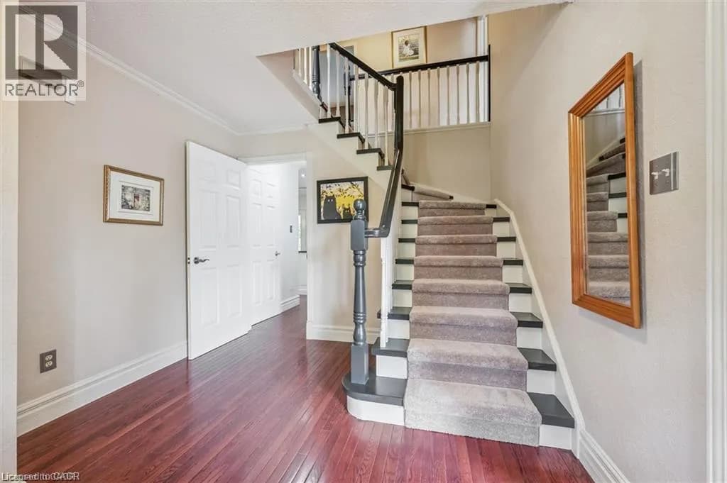 21 TINATAWA Court — photo 3 of 42