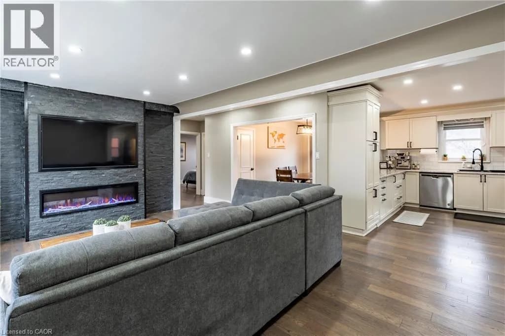 266 MELROSE Avenue — photo 4 of 35