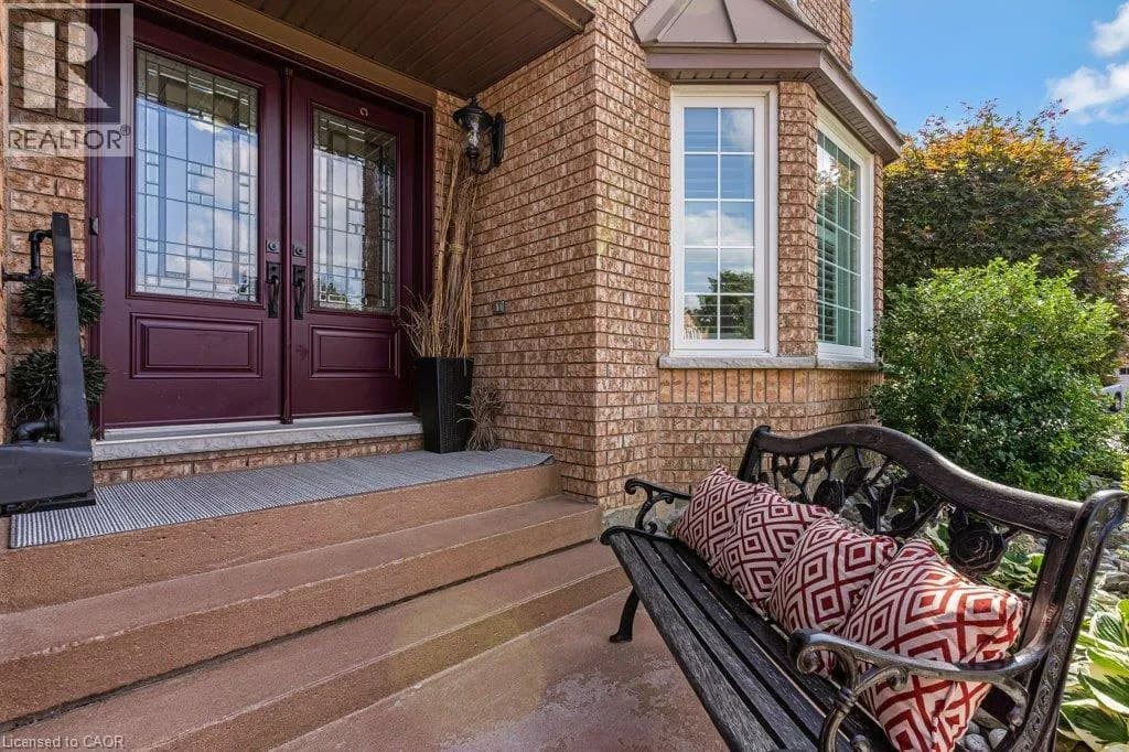 39 FALCON Court — photo 4 of 50