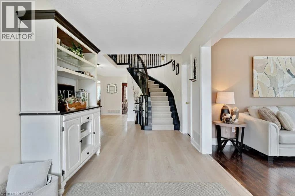 39 FALCON Court — photo 5 of 50