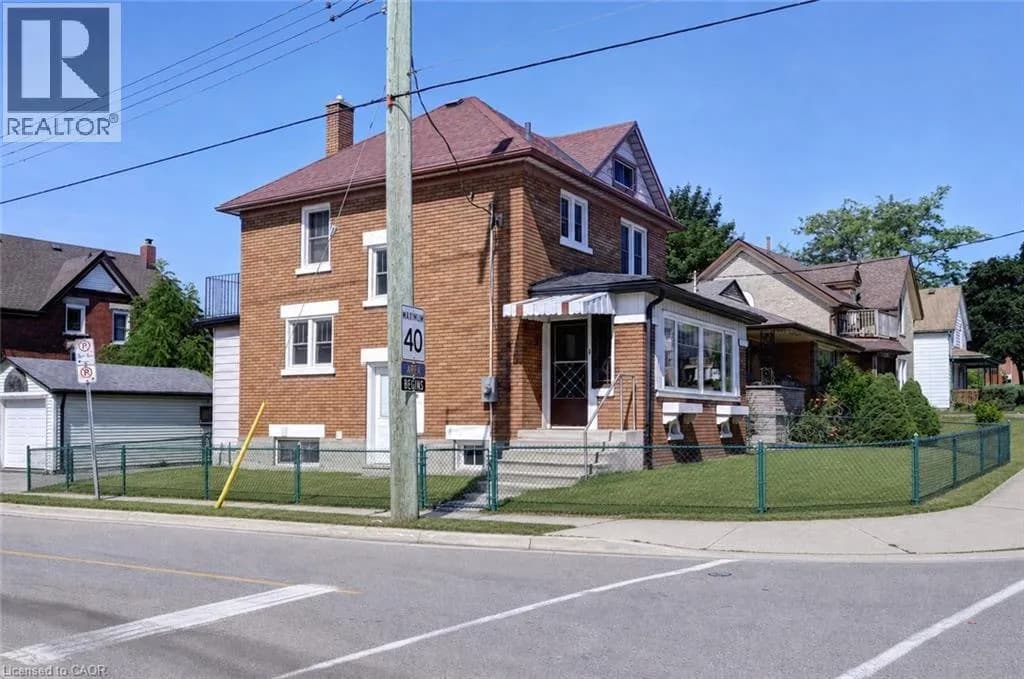 147 COURTLAND Avenue E — photo 2 of 40