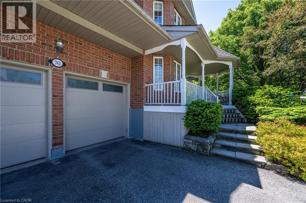 743 BUTTERNUT Avenue — photo 4 of 44