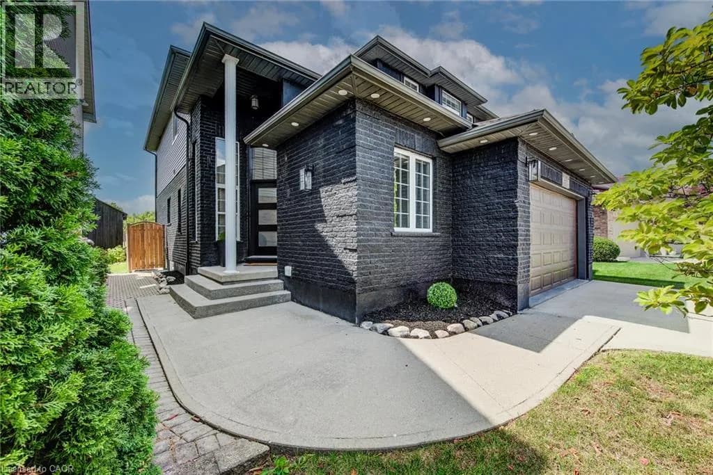 210 HAWKSWOOD Drive — photo 3 of 35