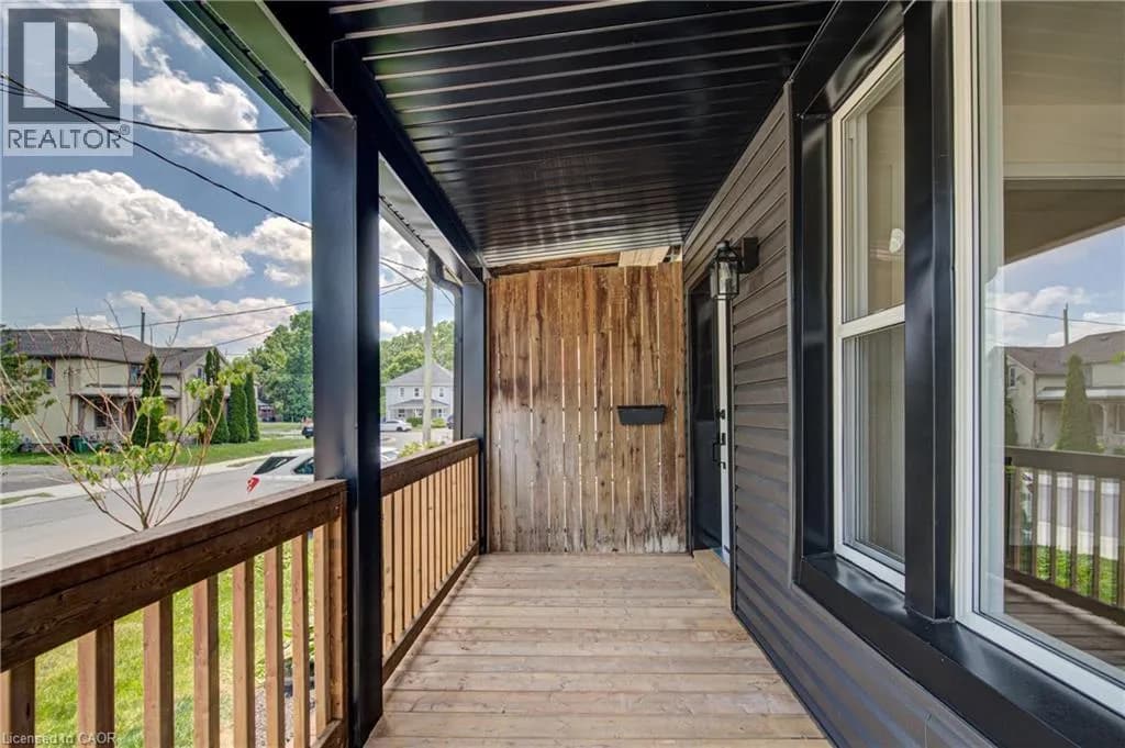 26 RICHARDSON Street — photo 3 of 48