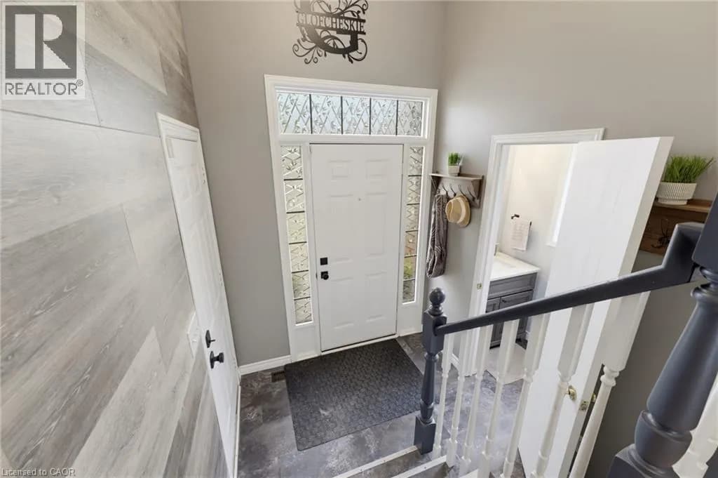 592 LITTLE DOVER Crescent — photo 3 of 25