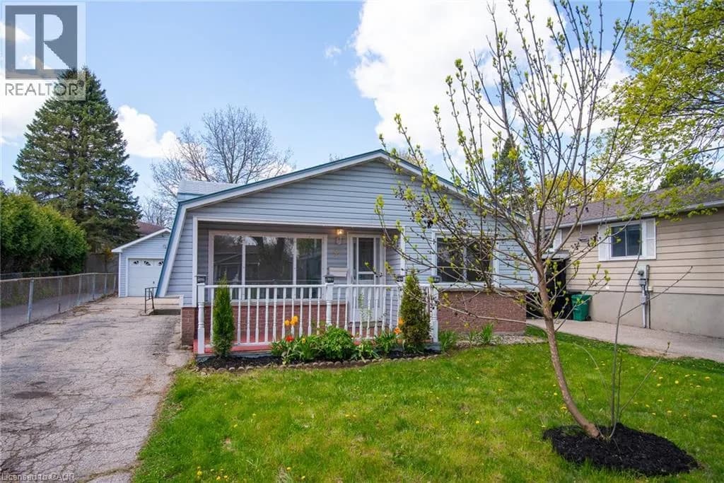 87 CHRISTOPHER Drive — photo 4 of 37