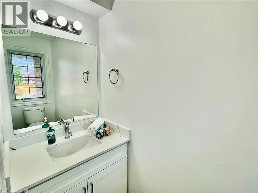 56 LENA Crescent — photo 4 of 33