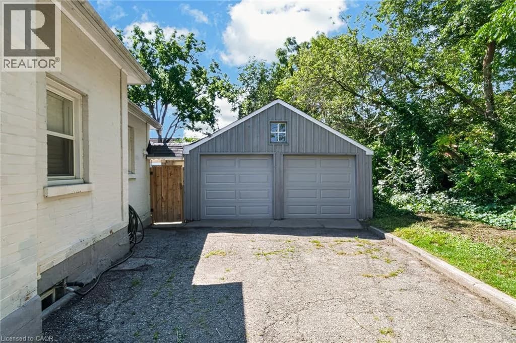 21 CEDAR Street — photo 4 of 40