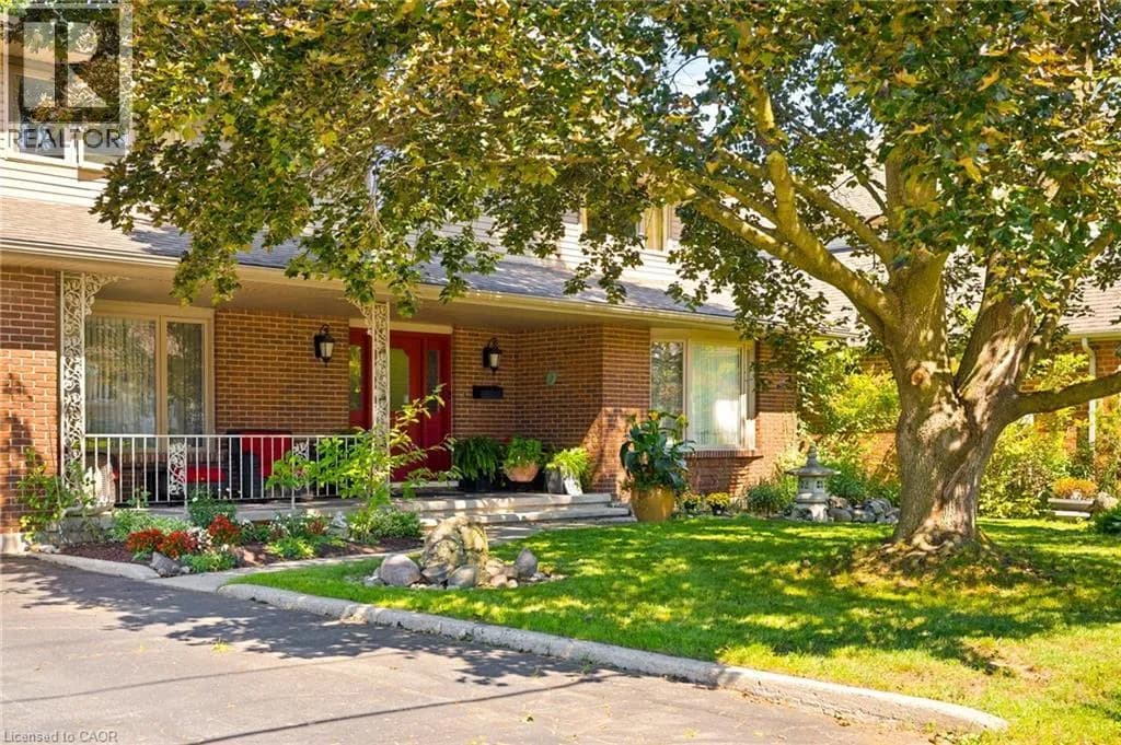 142 CARSON Drive — photo 4 of 35