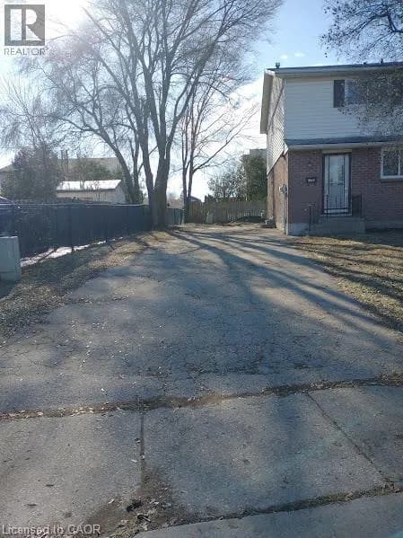 144 SEKURA Crescent — photo 2 of 12