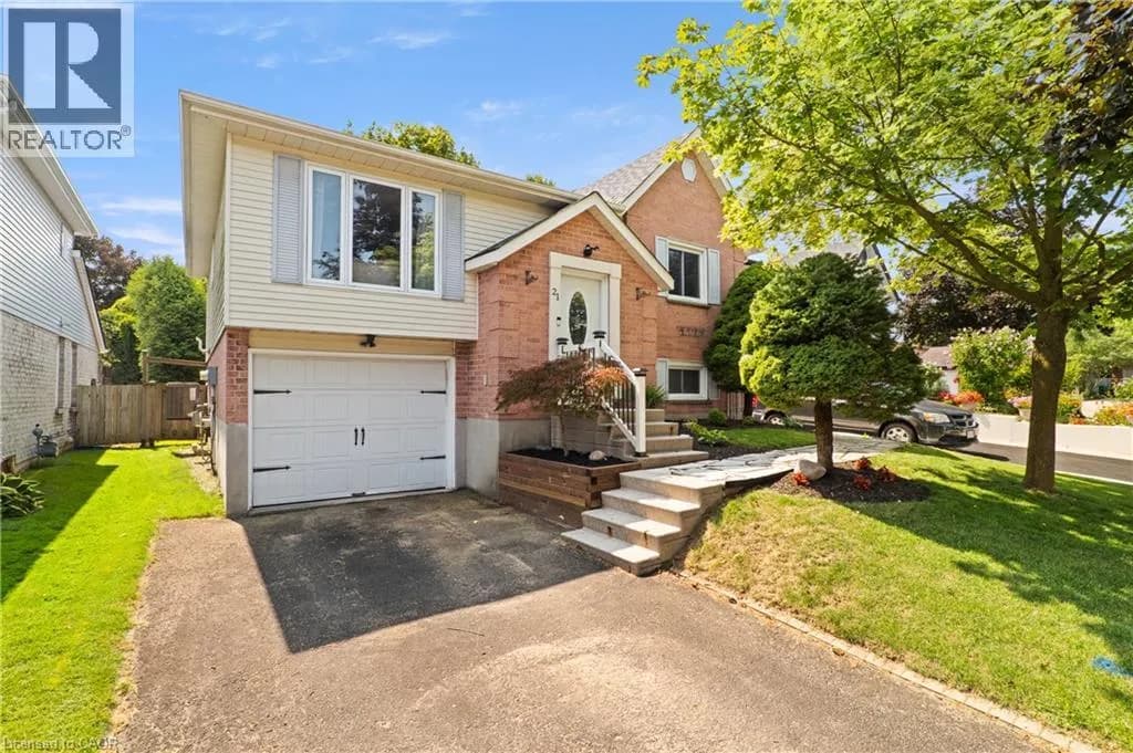 21 GOLDEN MEADOW Crescent — photo 3 of 50
