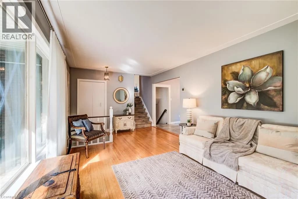 113 MACGREGOR Crescent — photo 5 of 49