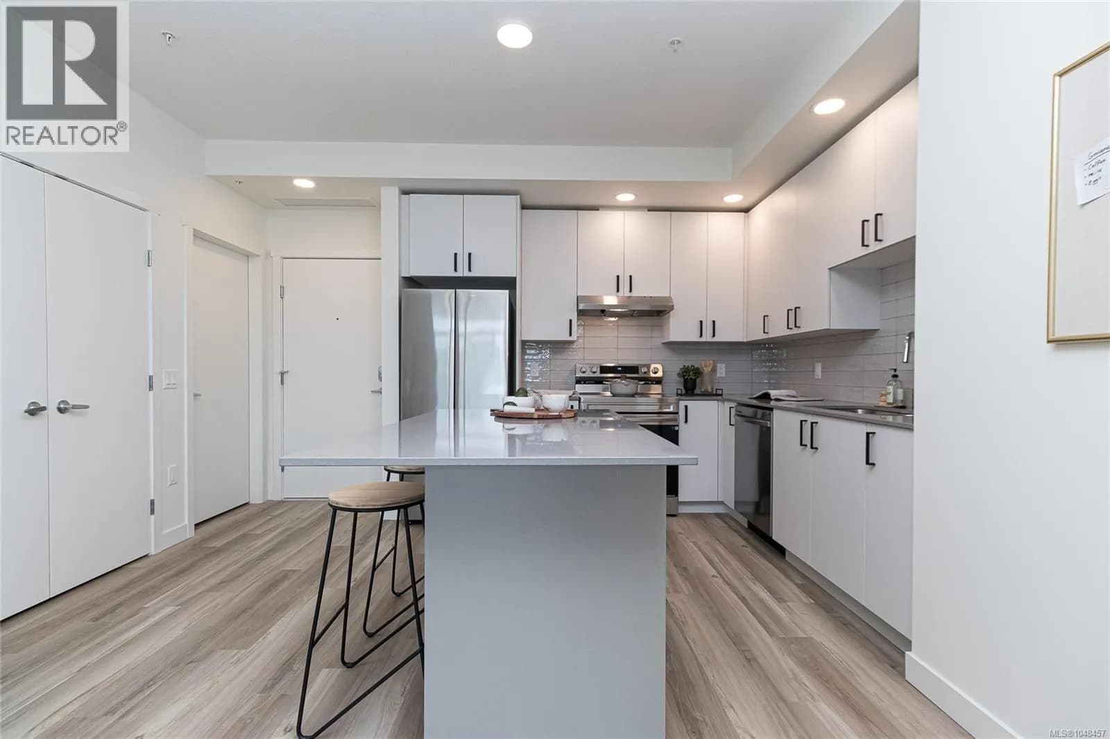 605 2390 City Gate Blvd — photo 5 of 35