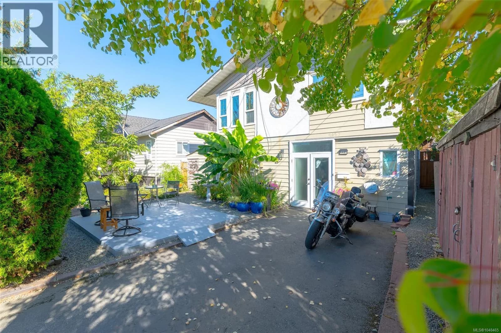 4463 Arrowsmith Rd — photo 3 of 40