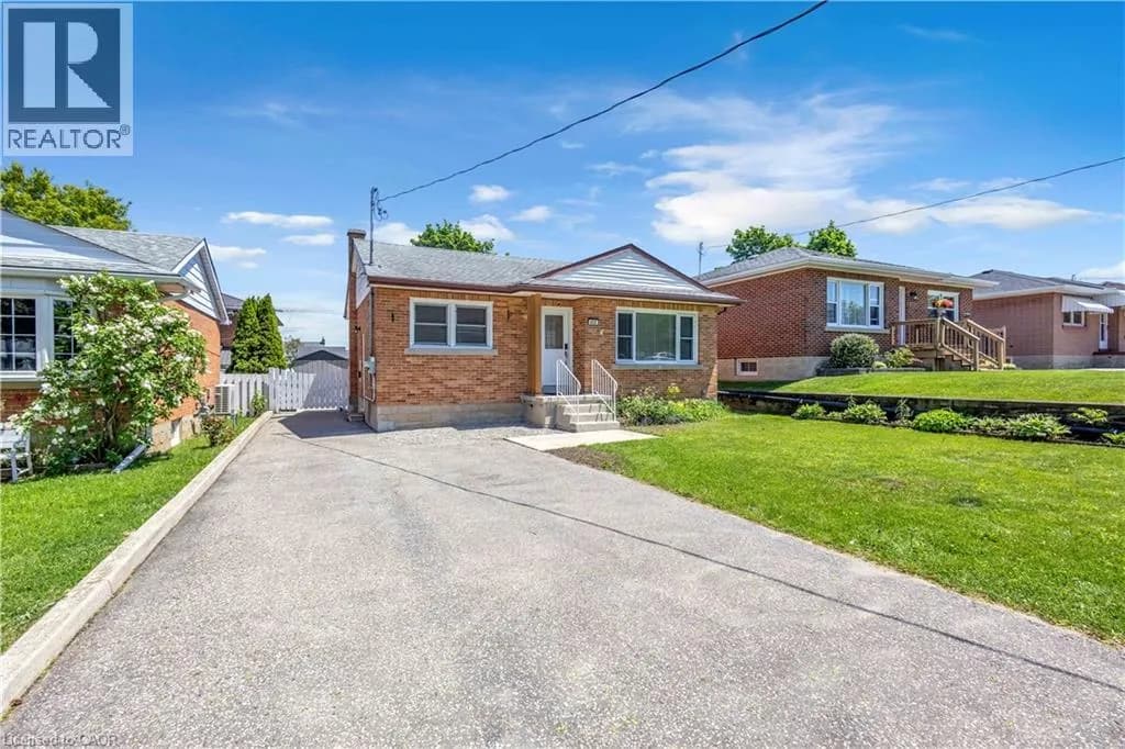 450 HIGHLAND Road E — photo 2 of 42