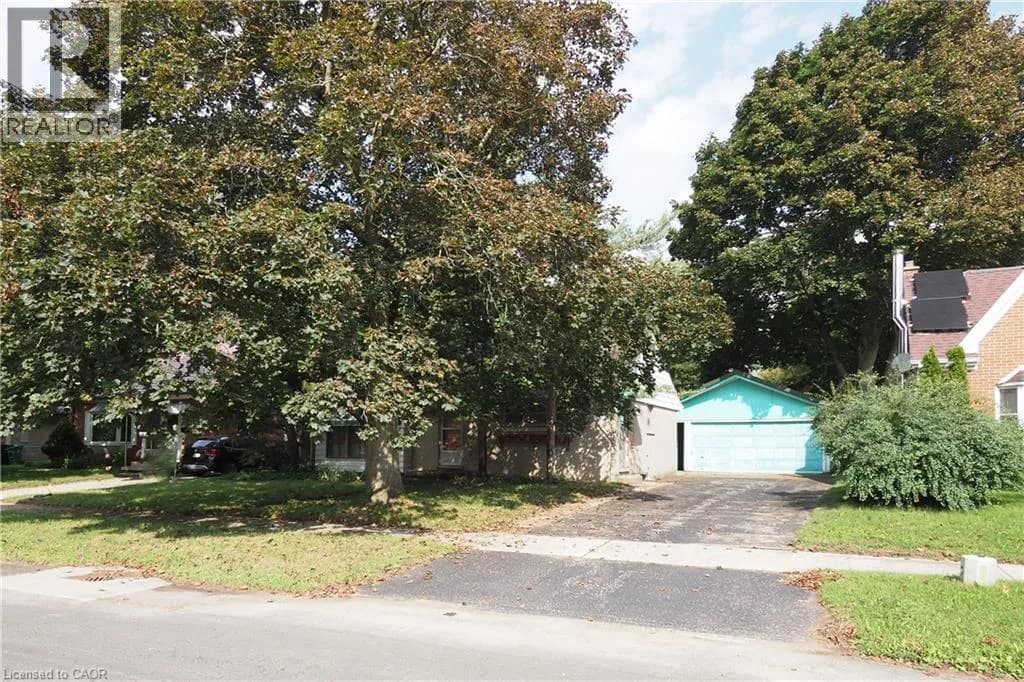 12 OAKWOOD Avenue — photo 4 of 42