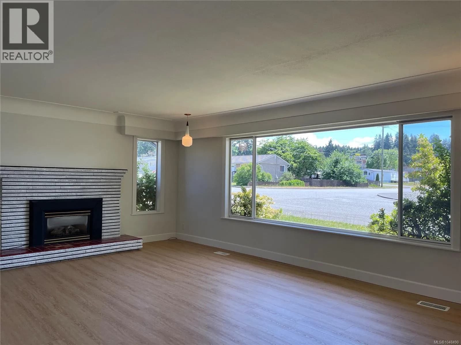 3811 Morton St — photo 3 of 25