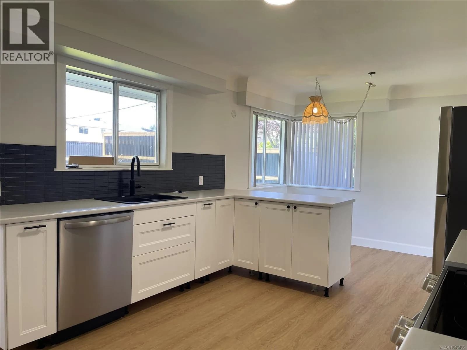 3811 Morton St — photo 5 of 25