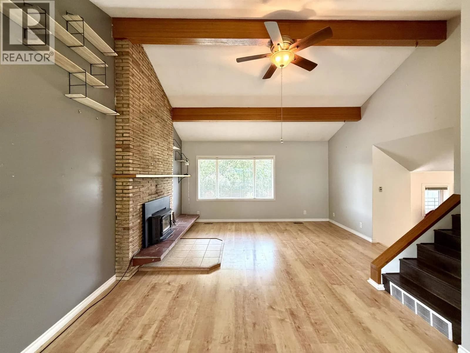 7761 THOMPSON DRIVE — photo 4 of 29