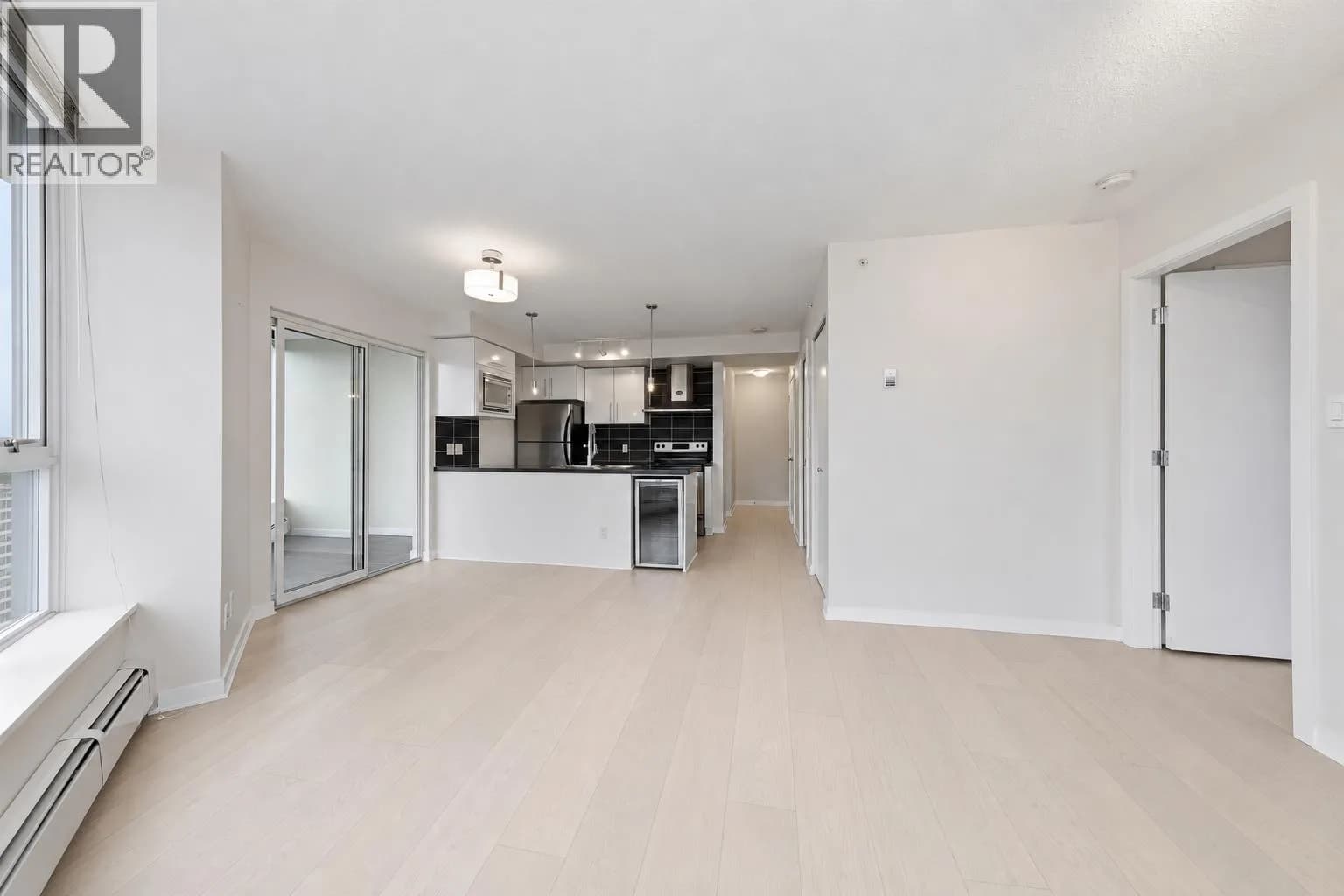 2901 689 ABBOTT STREET — photo 5 of 26
