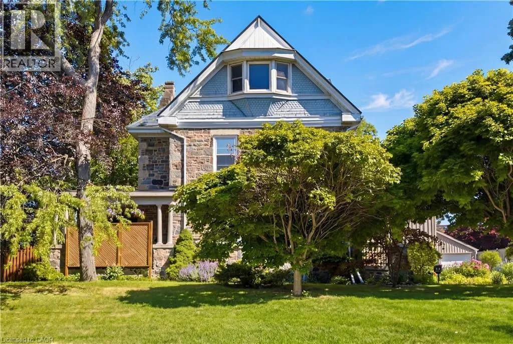 54 BRUCE Street — photo 2 of 46