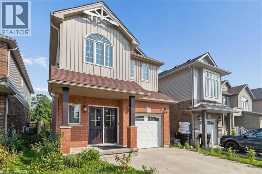 242 MOORLANDS Crescent — photo 3 of 36