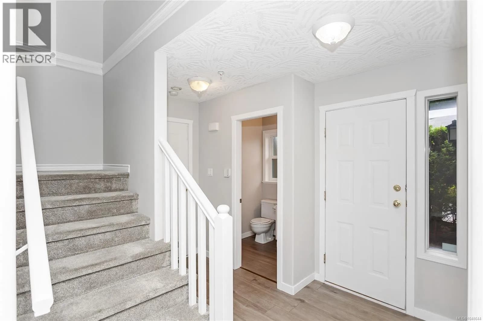 1 6240 Parkwood Dr — photo 2 of 28