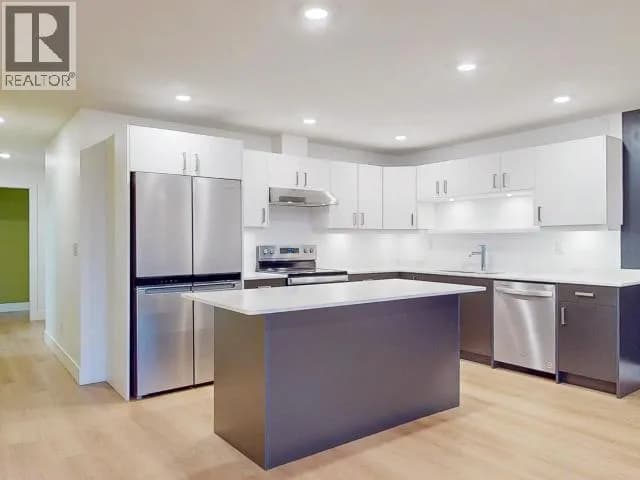B2-6900 BURNABY STREET — photo 2 of 39