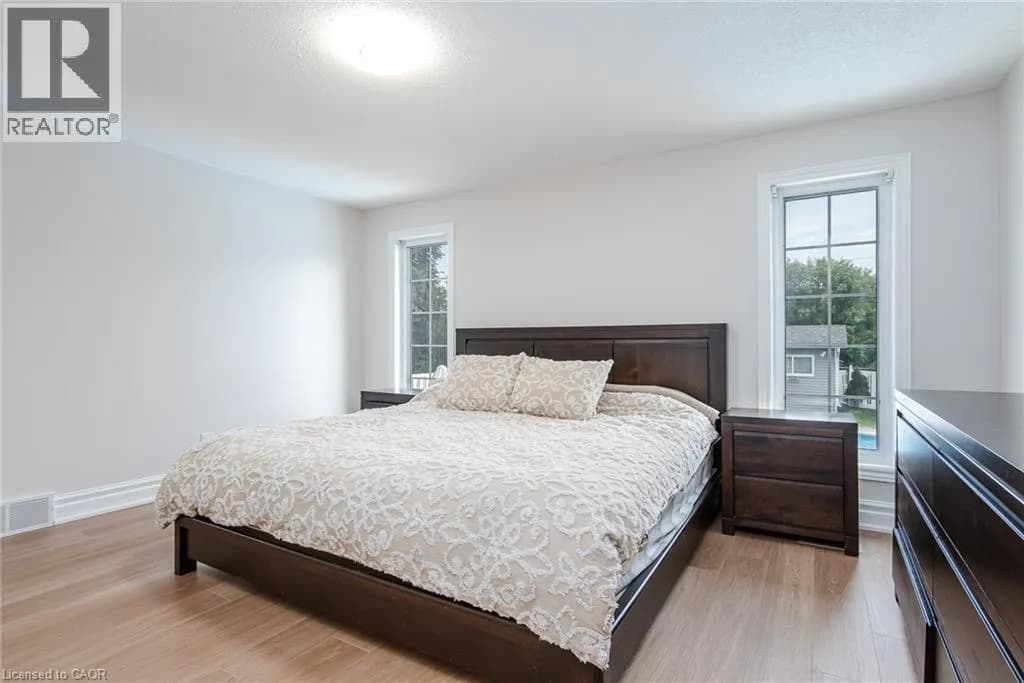 112 MICHENER Crescent — photo 4 of 50