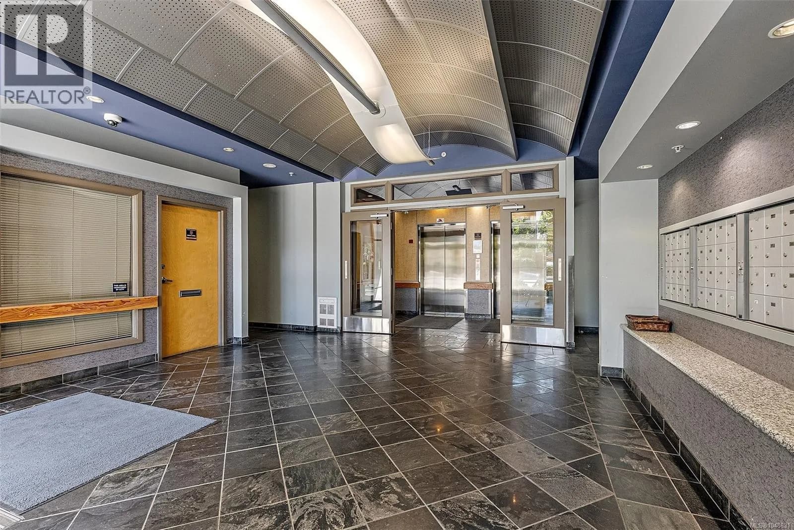 301 860 View St — photo 5 of 33