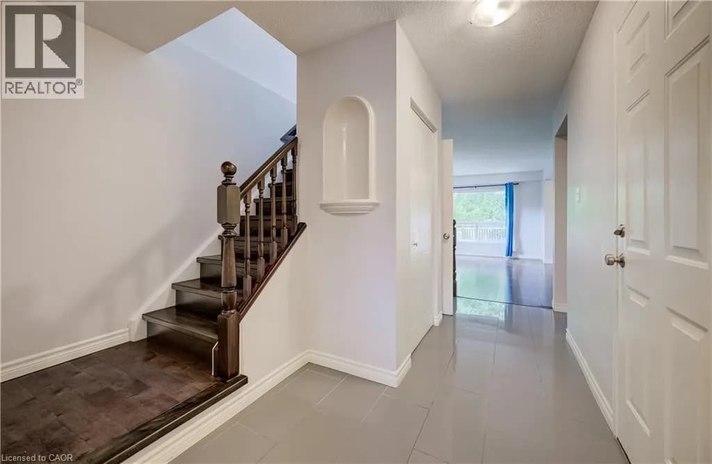 508 VERONICA Drive — photo 4 of 38