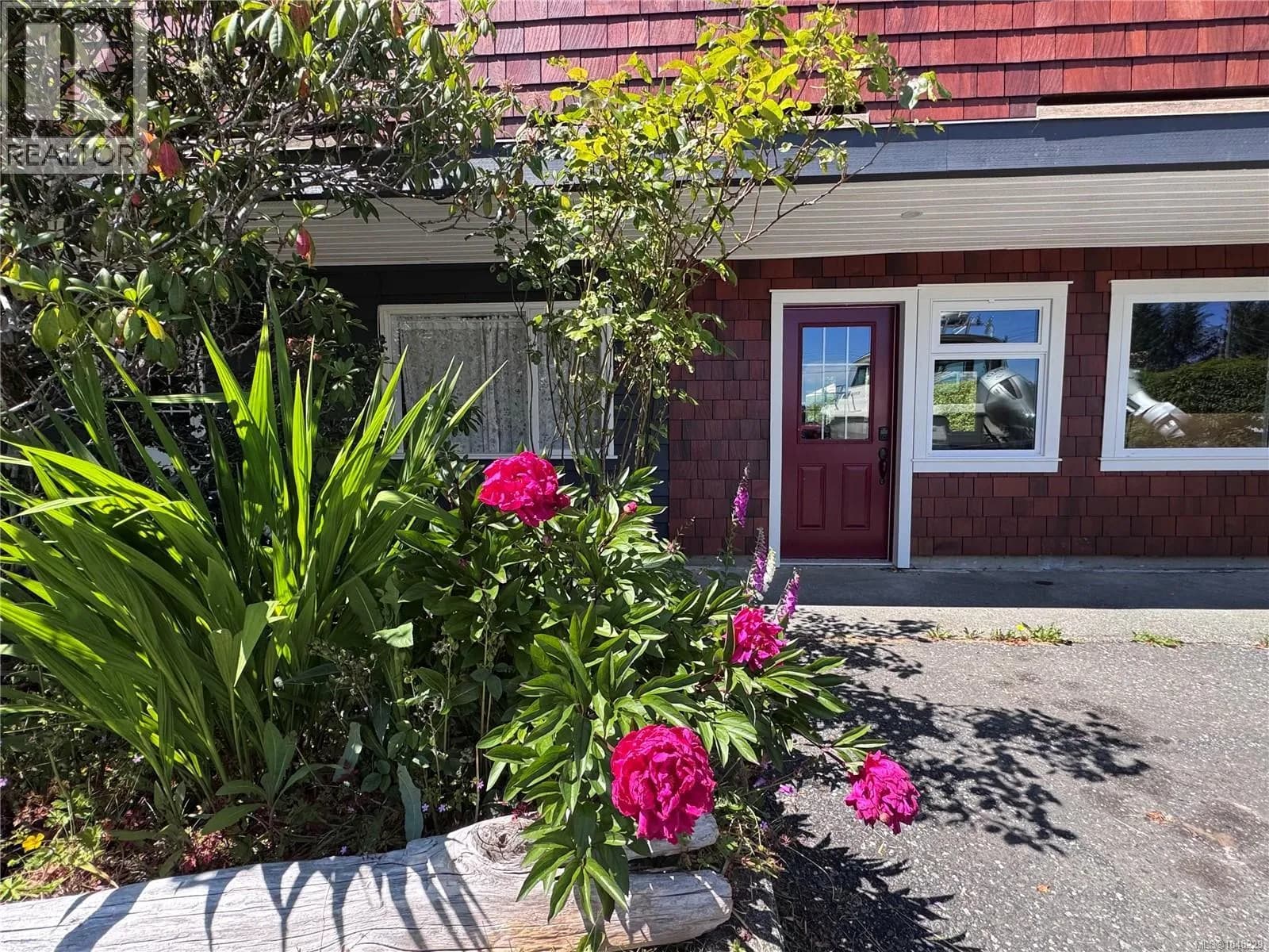6420 Chatham Ave — photo 2 of 43