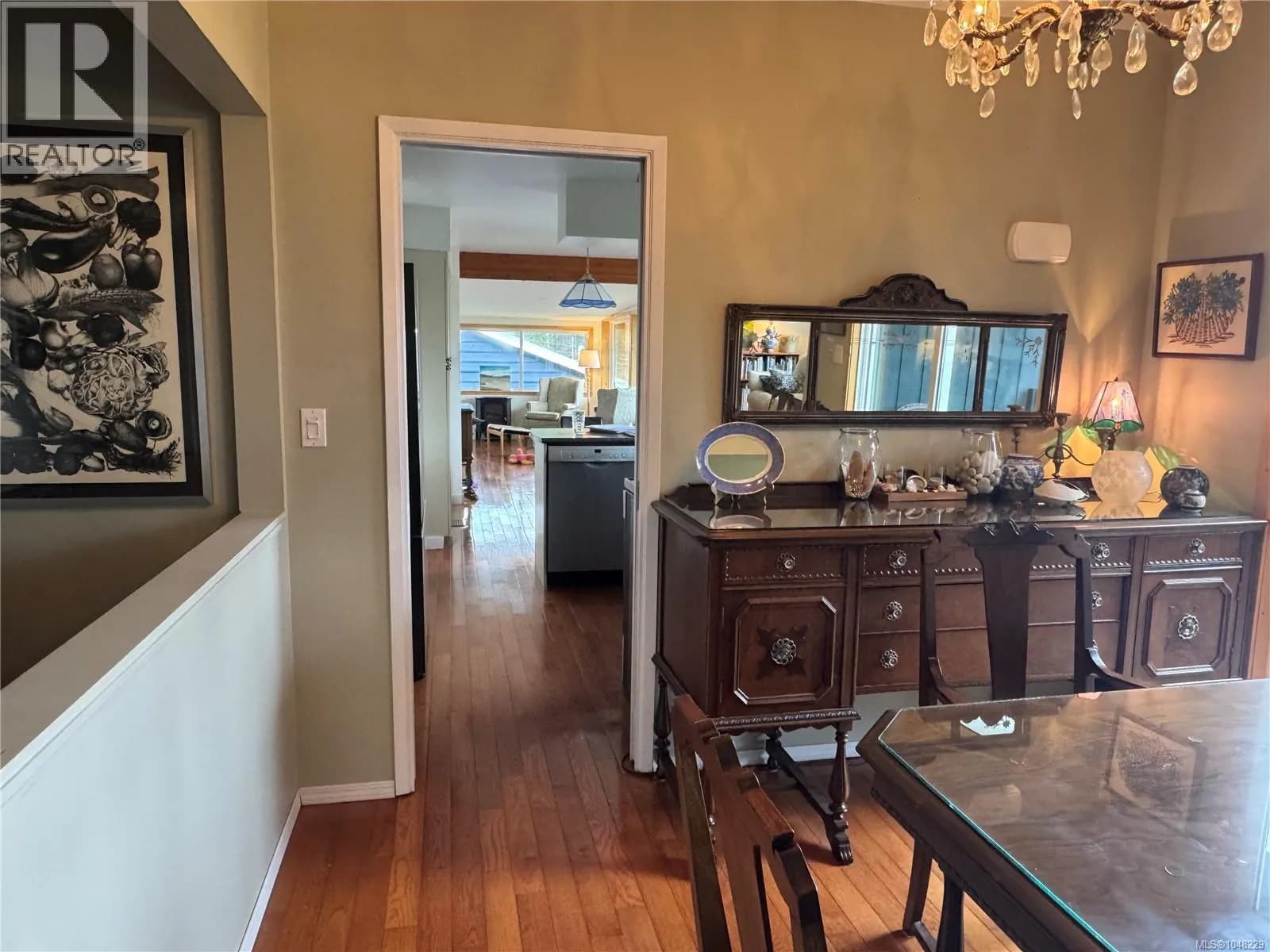 6420 Chatham Ave — photo 3 of 43