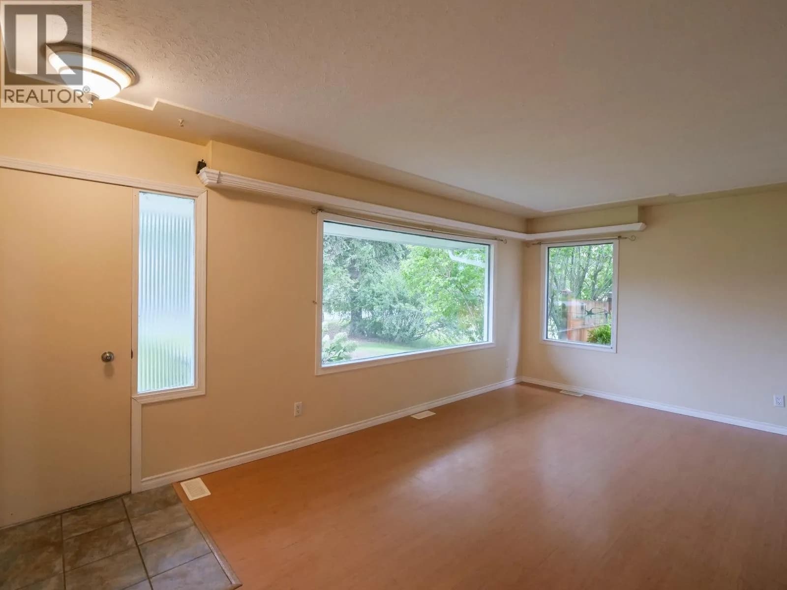 1802 POPLAR AVENUE — photo 3 of 39