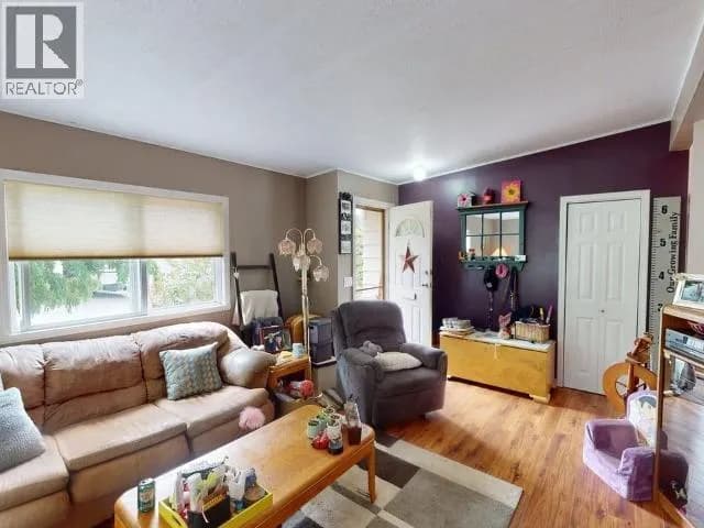 26-6271 MCANDREW AVE — photo 2 of 19