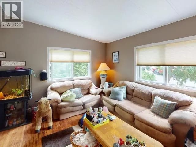 26-6271 MCANDREW AVE — photo 3 of 19