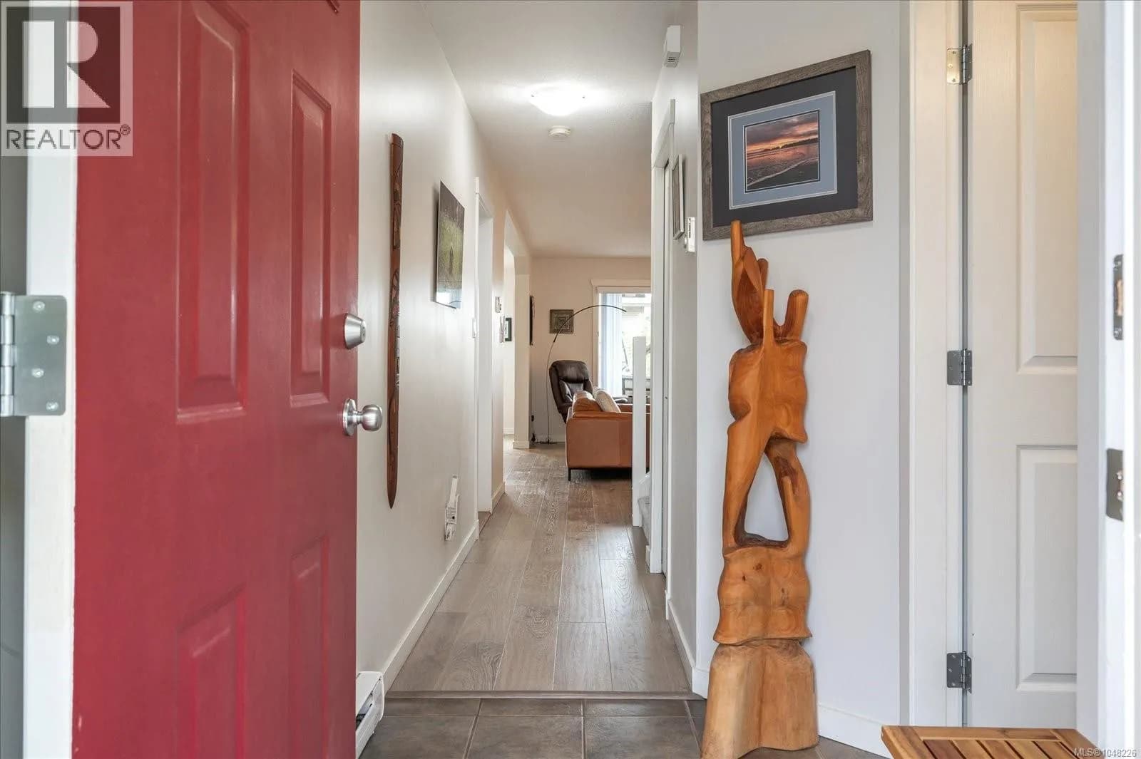 950 Kolby Ave — photo 3 of 48